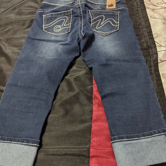 Jean capris, new not worn - Picture 3 of 3